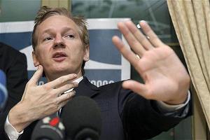 Stratfor: Assange dénonce 