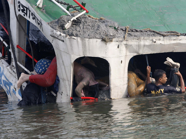 Naufrage d’un bateau de Rohingyas fuyant la violence des bouddhistes en Birmanie