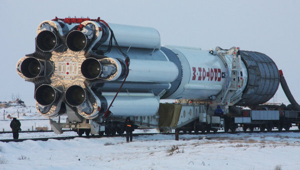 Un lanceur russe Proton-M décolle avec le satellite Iamal-402

