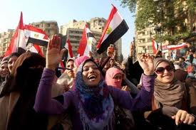 Des femmes égyptiennes fetent la victoire de Morsi