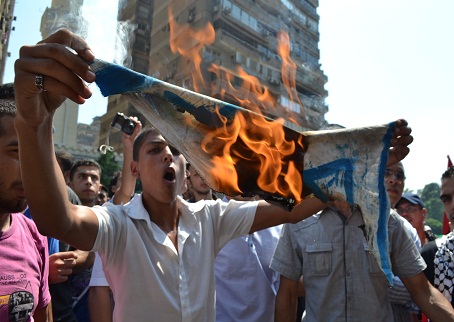 Egypte: Manifestation de colère devant l’ambassade israélienne

