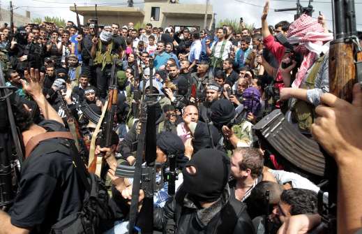 Armes en abondance aux funérailles d’Abdel Wahed, témoignages des soldats