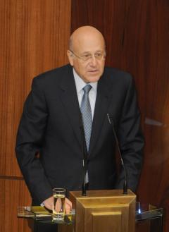 Source française:  Mikati représente un consensus sunnite-chiite