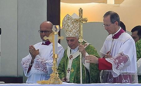 Le pape Benoît XVI termine sa visite historique au Liban, avec l’espoir de paix