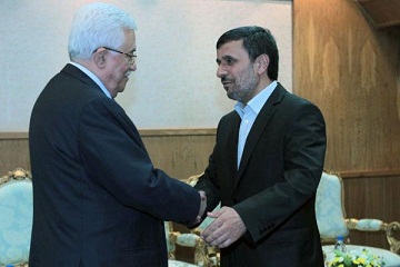 Ahmadinejad appelle Mahmoud Abbas à l’unité des Palestiniens