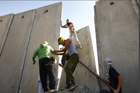 Arrestation de 8 manifestants palestiniens contre un barrage à Jérusalem-Est
