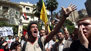 Manifestation égyptienne exigeant le flageolement de l’ambassadeur saoudien

