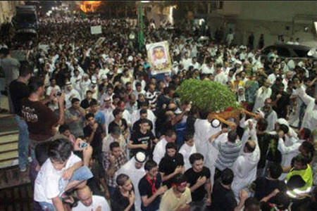 Des milliers de Saoudiens manifestent défiant le régime des Saoud

