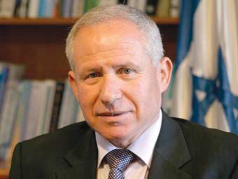 A Londres, Avi Dichter n’ose pas quitter l’ambassade israélienne!