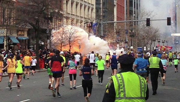 Des explosions mortelles frappent le marathon de Boston

