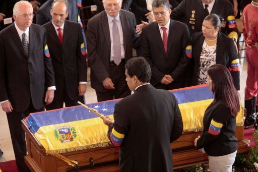 Funérailles en grande pompe pour Chavez
