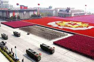 Pyongyang joue avec le renseignement étranger en promenant ses missiles