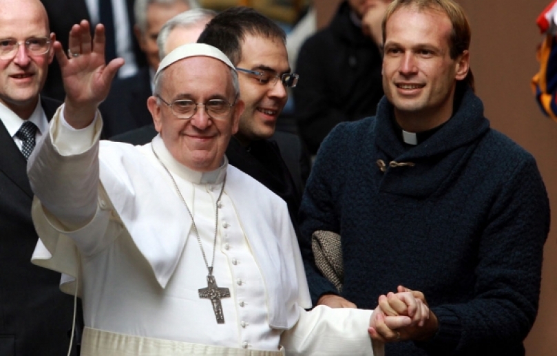 Les fidèles demandent au pape François 