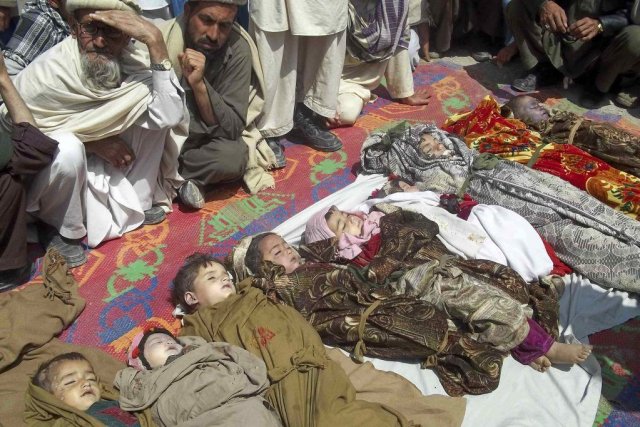 Afghanistan: un bombardement de l’Otan tue 11 enfants, Karzaï condamne