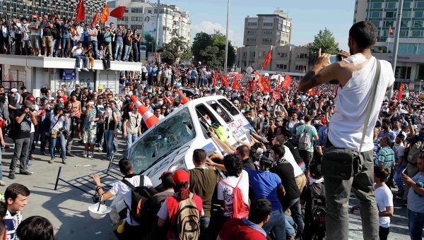 Turquie: un manifestant de 19 ans succombe à ses blessures, bilan passe à 5 morts