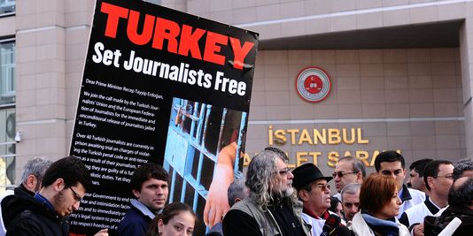 La Turquie, la plus grande prison pour les journalistes au monde!