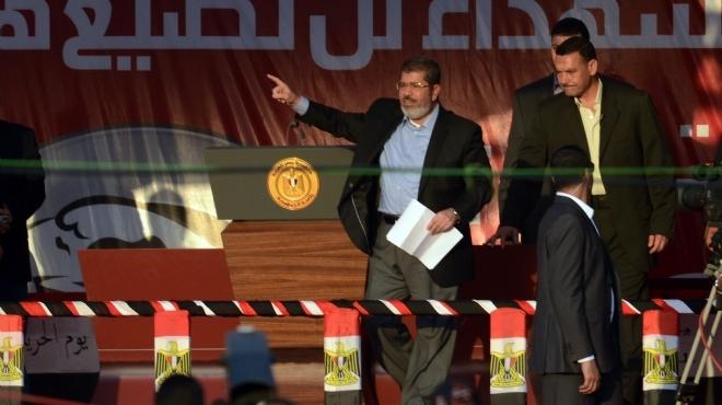 Morsi rompt les relations avec Damas, fustige le Hezbollah