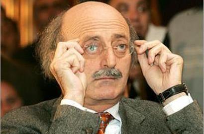 Joumblatt n’accordera pas sa confiance à un cabinet sans Amal et le Hezbollah