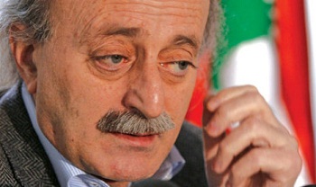 Joumblatt mécontent de ceux qui misent sur les événements en Syrie.
