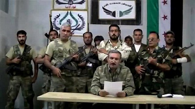 Le colonel déserteur Riad AlAssaad lors de l'annonce de sa défection et la formation de l'ASL