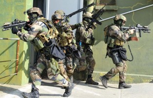 Des forces spéciales françaises se préparent en Jordanie pour frapper en Syrie