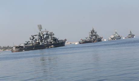 Trois navires de guerre russes dans le Bosphore, en route vers la Syrie