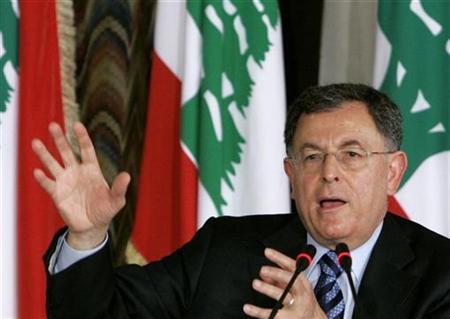 Siniora à Obama: “M. le Président, attaquez la Syrie »