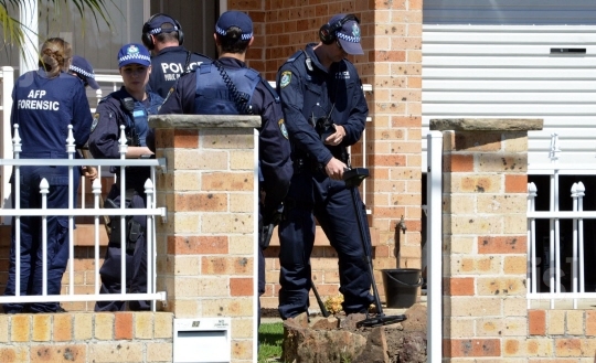 Australie: un terroriste présumé poignarde deux policiers avant d’être abattu