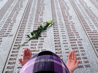 La Haye civilement responsable de plus de 300 morts à Srebrenica