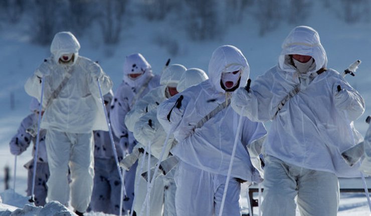 Soldat du futur russe: essais dans les conditions tactiques en décembre