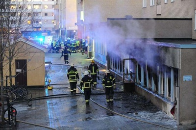 Suède: un engin incendiaire jeté dans une mosquée, cinq blessés