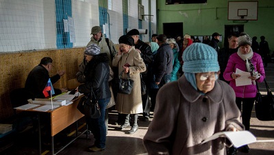 Ukraine: les chefs rebelles remportent les élections