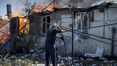 Est Ukraine: Un village détruit, Kiev utilise des bombes US