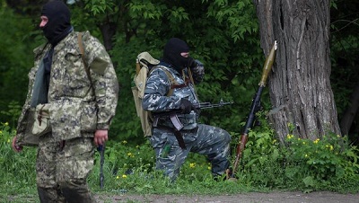 Ukraine/opération: Kiev utilise des armes interdites, selon Moscou