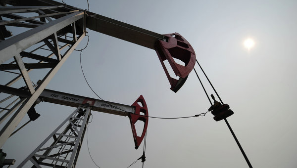 Chute du pétrole: certains pays pourraient réviser leur politique fiscale