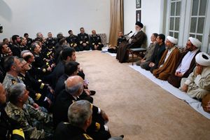 Ayatollah Khamenei appelle l’armée iranienne à hausser son niveau de combat