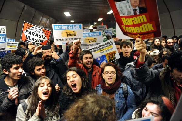 Turquie: 150 arrestations lors des manifestations après la mort d’un jeune