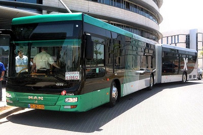 Peur et insultes: les chauffeurs palestiniens de bus de Jérusalem disent 