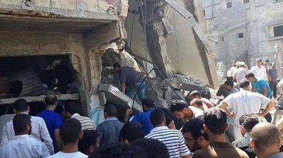 A Gaza, on enterre les morts sous les bombardements