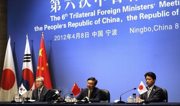 Les chefs des diplomaties chinoise et japonaise se rencontrent, avancée 
majeure