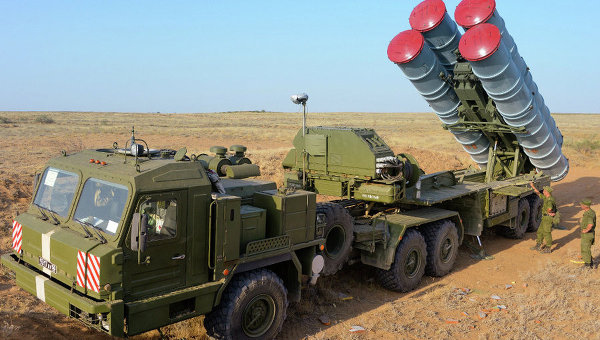 Missiles S-400: 12 régiments russes équipés d’ici 2020