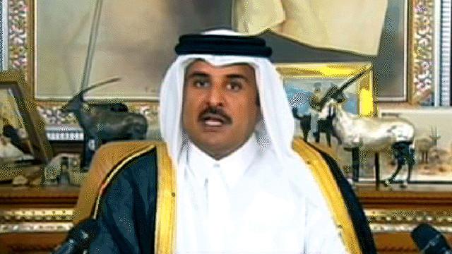 Le prince du Qatar réclame des frappes contre le pouvoir en Syrie