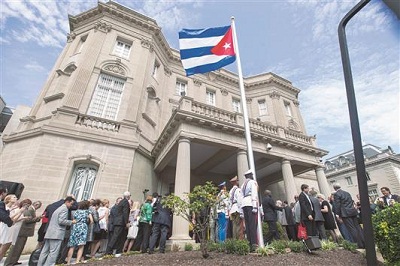 Etats-Unis et Cuba rouvrent officiellement leurs ambassades