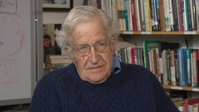 Noam Chomsky parle des manœuvres des Etats-Unis dans les médias