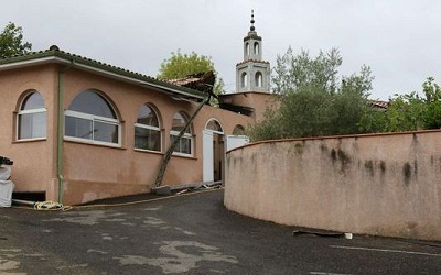 France: trois mosquées fermées pour radicalisme une mesure sans précédent