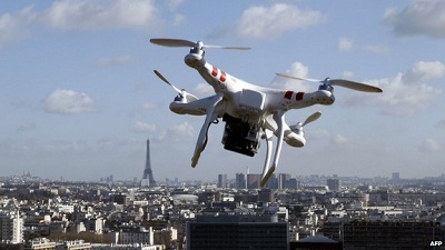 Une dizaine de vols de drones signalés à Paris dans la nuit de mardi à mercredi