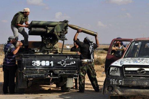 Combats entre terroristes de Daesh et miliciens à Syrte en Libye