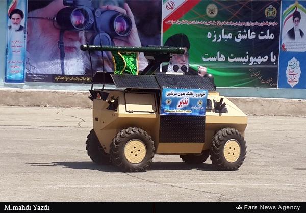 L’Iran dévoile un robot de combat