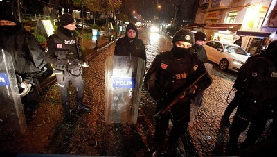 Nouvelle attaque contre la police turque: un policier tué par une femme kamikaze