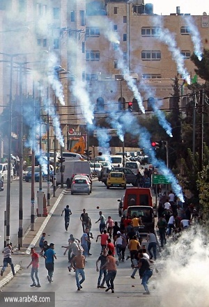 Trois Palestiniens blessés par des tireurs infiltrés parmi les jeteurs de pierre